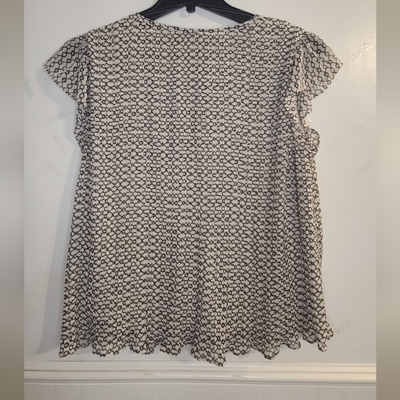 Adrianna Papell Cream and Black Blouse - Picture 8 of 9